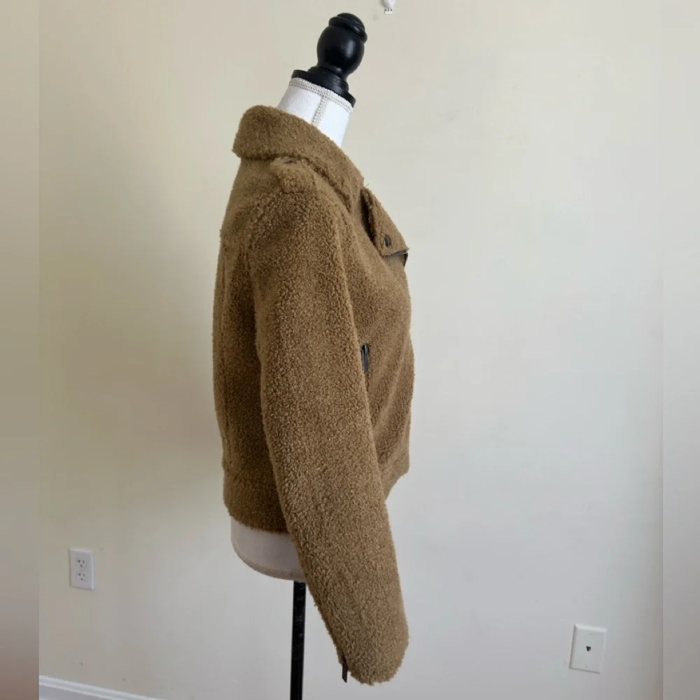 Zara woman camel